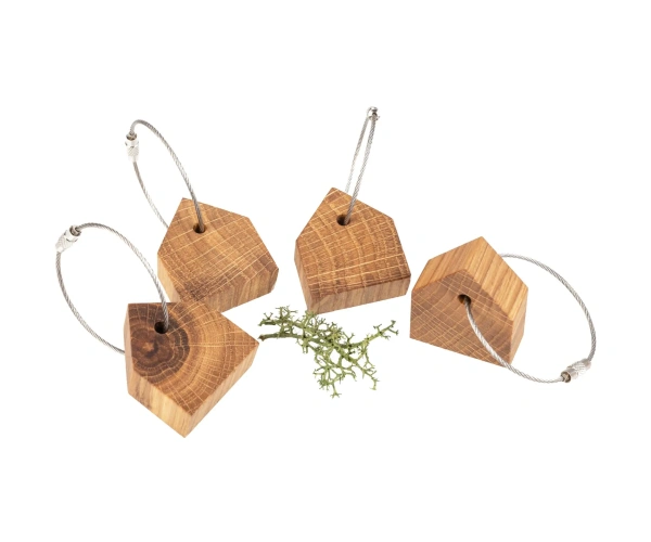 Holz Schlüsselanhänger in schlichter Haus Form aus geölter Eiche INDIVIDUAL