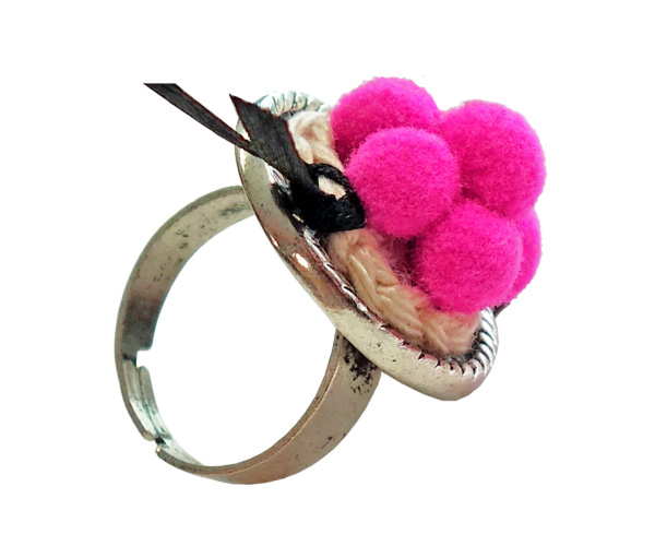 Schwarzwaldmädel Ring silber mit Bollenhut pink